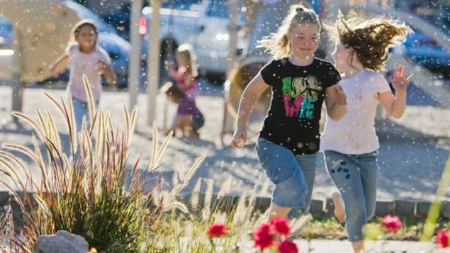 Children need independent, outdoor play to keep them active, says non-profit group.