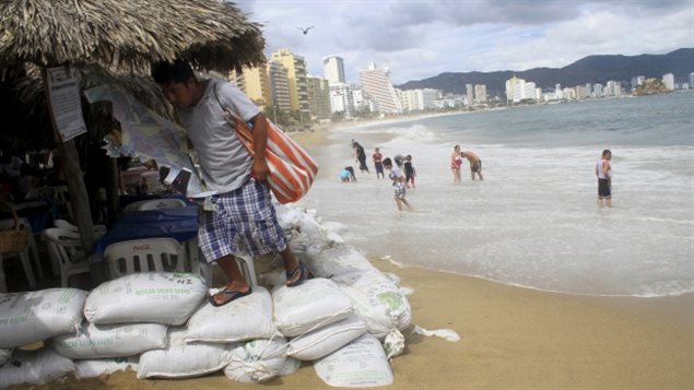 La tormenta tropical Carlos se encuentra a 110 kilómetros al sudoeste de Acapulco. 