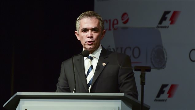 El alcalde del D.F, Miguel Ángel Mancera durante el anuncio del regreso de la Fórmula Uno a México.