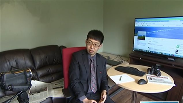 Mark Murphy, a resident of Prince Edward Island, is producing a newscast in Mandarin, to inform the growing Chinese community.