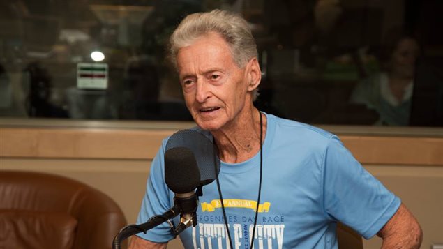 El maratonista de 83 años, Jean Bernaquez.