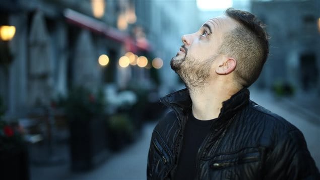 Amilkar Pérez, de origen cubano, llegó a las tierras canadienses persiguiendo un sueño que -día a día- se vuelve realidad: triunfar como cantante. 