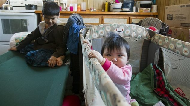 The Royal College of Physicians and Surgeons of Canada has sent an open letter to Canadian politicians with 15 recommendatons. These deal with the importance of early childhood developement in health and societal issues, with special focus on marginalized communities such as aboriginals.