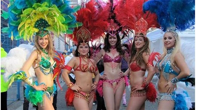 Cada año el Carnaval crece y atrae más público y más participantes. Los trajes coloridos y bien elaborados hacen parte de las cosas más apreciadas por la gente. 