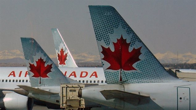 Avions au sol à l’aéroport Pearson de Toronto