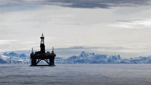 An oil rig is shown in the Arctic in 2011. An internal report warns the federal government isn't fully prepared to respond in the event of an oil spill in the Arctic or in deep water offshore. 