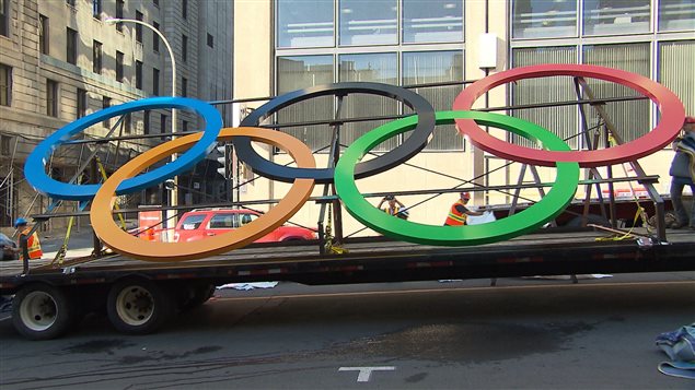La llegada de los anillos olímpicos a la Casa Olímpica de Canadá