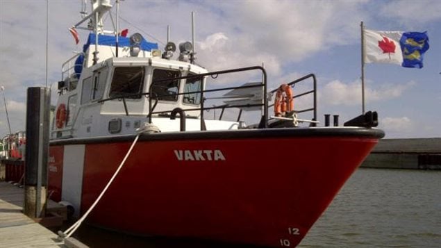 Le garde-côte Vakta, de la Garde côtiere canadienne, est amarré au port de Gimli, au Manitoba, le 1er août 2012.