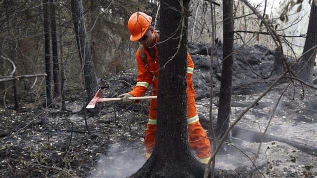 La Saskatchewan a déployé environ 200 soldats mercredi pour aider à combattre les feux de forêt près de Montreal Lake au nord de la province.