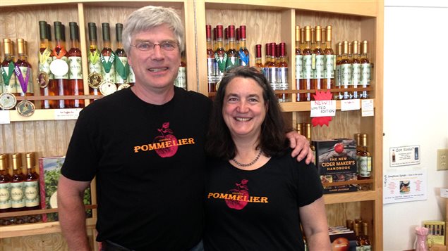 Albert et Eleanor Leger du Northeast Kingdom Tasting Center à Newport Albert et Eleanor Leger du Northeast Kingdom Tasting Center à Newport