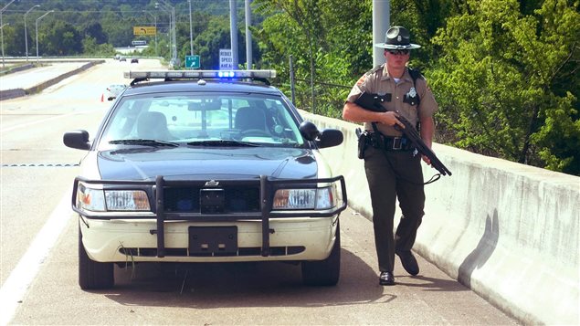 Las autoridades establecieron un perímetro de seguridad después de los ataques que se llevaron a cabo en Chattanooga, Tennessee.