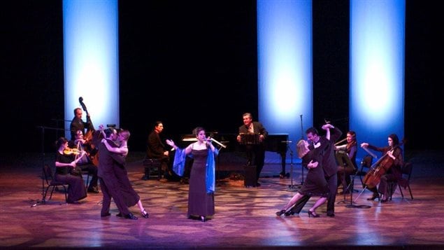 El espectáculo Un Siglo de Tango, con la participación del Ensamble Rómulo Larrea.