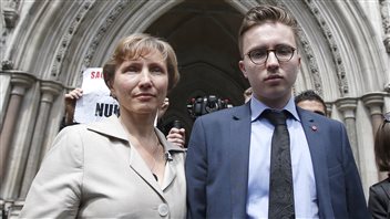 Marina Litvinenko y su hijo, Anatoly Litvinenko,