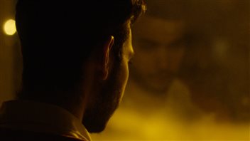 الممثل إيلي جان طحشي بدور سامي في فيلم Deux mondes