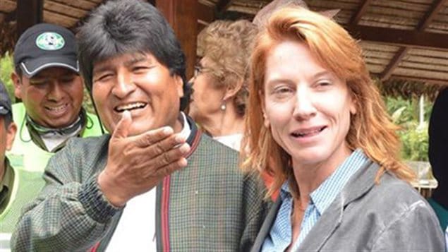 La realizadora y periodista Lucila Gallino en compañía del presidente de Bolivia, Evo Morales. 
