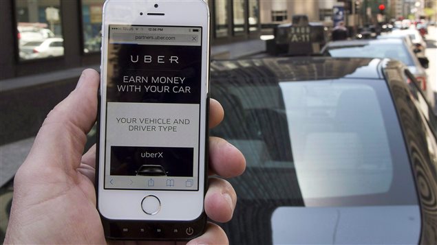 Uber, resistido por taxistas, amado por pasajeros.