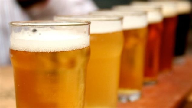 年轻女性酗酒：加拿大社会的新问题