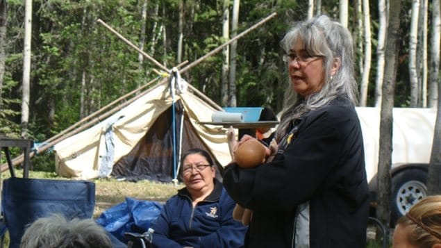 Darlene Birch gives a presentation on breastfeeding at the aboriginal community of Norway House in the province of Manitoba in July 2014.