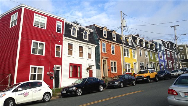 Maisons au cœur de la vieille ville de Saint-Jean à Terre-Neuve, près du port