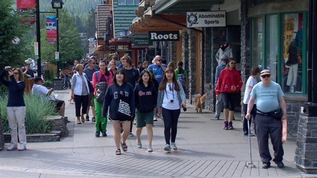 Une rue à Banff, dans les Rocheuses albertaines
