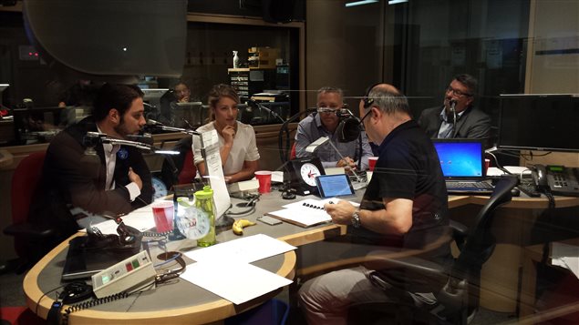 Les candidats Rodolphe Husny (PCC), Mélanie Joly (PLC), Martin Leclerc (NPD) et Christian Picard (BQ) débattent des enjeux électoraux fédéraux avec Michel C. Auger. Les candidats Rodolphe Husny (PCC), Mélanie Joly (PLC), Martin Leclerc (NPD) et Christian Picard (BQ) débattent des enjeux électoraux fédéraux avec Michel C. Auger.