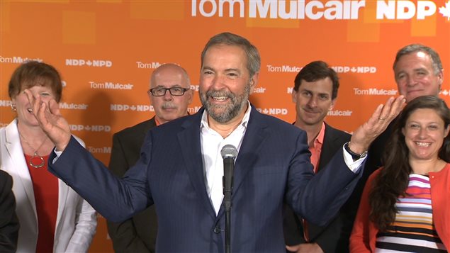 Thomas Mulcair s'est amusé des calculs des conservateurs et des libéraux, affirmant que les néo-démocrates prendront des décisions différentes de leurs adversaires, sans créer de déficit pour autant.