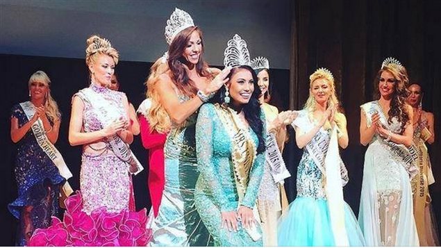 MRS Universe 2014 - Sabrina Pinion gives the crown to the New MRS Universe 2015 - Ashley Burnham from Canada