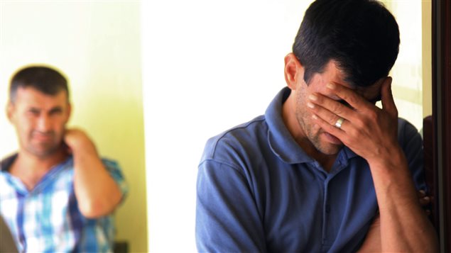 Abdullah Kurdi, padre de Aylan, 3 años, Galip, 5 ans, espera en la morgue para identificar los cuerpos de sus hijos y esposa