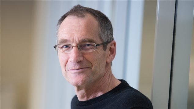 Walter Herzog, Director del Laboratorio de Rendimiento Humano y responsable del proyecto de campo de verano para chicos. 