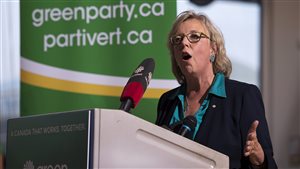 La chef du Parti vert, Elizabeth May, lors d'un passage à Halifax, le 31 août 2015.