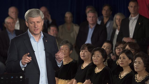 Le Parti conservateur du Canada a dénoncé une culture de corruption inhérente au Parti libéral, et le scandale des commandites est devenu l'un des points clés de leur campagne pendant l'élection fédérale de 2006 qui a porté au pouvoir l'actuel chef de gouvernement Stephen Harper.
