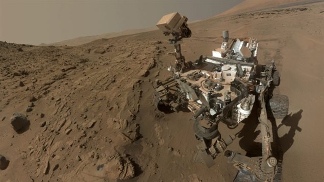 Le robot-vadrouilleur Curiosity est récemment arrivé à cet endroit surnommé «Winnipeg» située dans une zone rocheuse sur Mars connue comme étant la formation Murray.