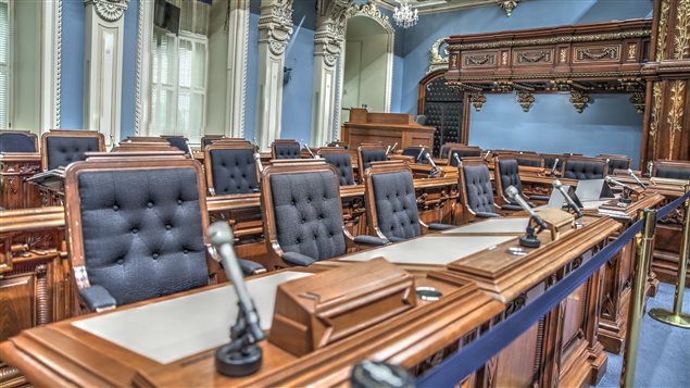 Les fauteuils des députes de l’Assemblée nationale du Québec