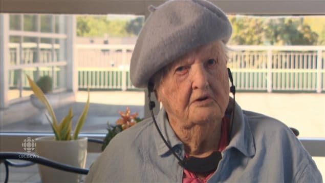 Joan Stirling, 99 ans, a pu obtenir finalement sa citoyenneté grâce à l’aide de la CBC.