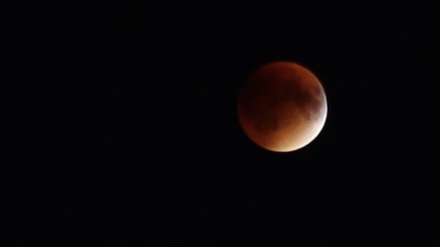 Super lune de sang cette nuit la prochaine en 2033.. 150928_xw4lf_eclipse-lune-rouge_sn635