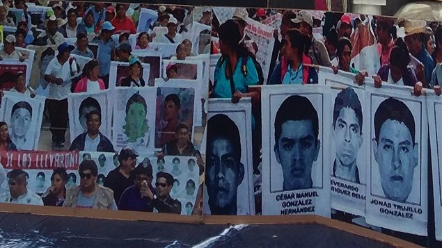 Intereses comerciales, políticos y la droga se entrecruzan en la llamada Masacre de Ayotzinapa.