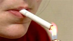 青少年吸烟人数多让人担心
