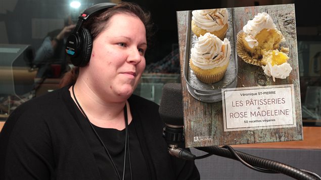 Véronique St-Pierre, auteure de <em>Les pâtisseries de Rose Madeleine, 50 recettes véganes</em> Véronique St-Pierre, auteure de <em>Les pâtisseries de Rose Madeleine, 50 recettes véganes</em>