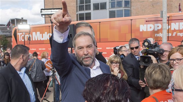 New Democratic Party Leader Tom Mulcair says it would be difficult to co-operate with the Liberal leader to form a coalition government, should no party win a majority in the coming election.