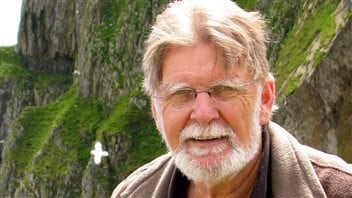 Sculptor William Lishman wants people who cannot travel to the Arctic to experience the feeling of icebergs and the awe-inspiring landcape.