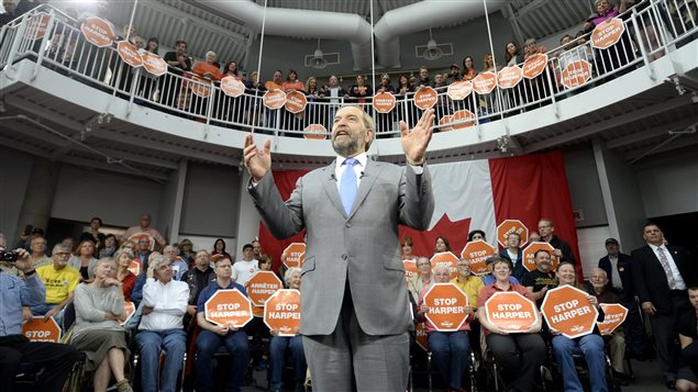 Thomas Mulcair en campaña en Dartmouth, Nueva Escocia.