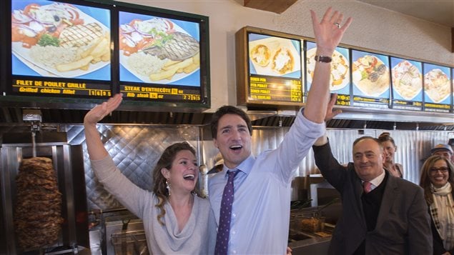 Justin Trudeau et son épouse Sophie Grégoire ont visité un restaurant de Laval.