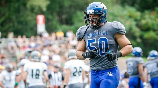 Alex Cromer-Émond, secondeur chez les Carabins de l'Université de Montréal. Alex Cromer-Émond, secondeur chez les Carabins de l'Université de Montréal.