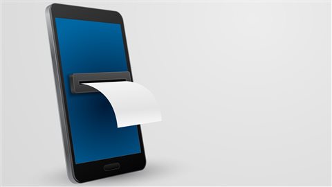 Alors que tous les Canadiens ressentent les effets des prix élevés pour les trois services de télécommunication, les ménages à faible revenu sont particulièrement touchés par le coût. Ces ménages représentent entre 8 et 15 pour cent de la population. Ils doivent consacrer en moyenne presque 8 % de toutes leurs dépenses annuelles aux communications, dépassant ainsi les dépenses sur les vêtements, les soins de santé et même l’éducation.