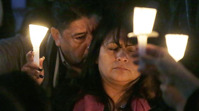 Beatríz González, madre de Nohemí Gonzalez, durante la ceremonia en memoria de su hija que se llevó a cabo en la Universidad de California en Long Beach. Nohemí fue una de las dos mexicanas que murieron en los ataques terroristas de París, el viernes 13 de noviembre. 