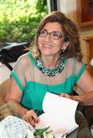 الكاتبة والصحافيّة الكنديّة اللبنانيّة جيزيل خيّاطة عيد