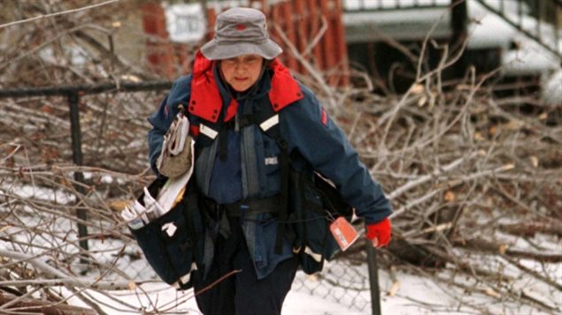 Canada Post letter carriers are still delivering directly to homes in some cities, but the Crown corporation has lost money in the current quarter.The  Canadian Union of Postal Workers (CUPW) says the company is being misleading in an attempt to impose "unnecessary cost-cutting measures."