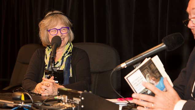 La cinéaste Micheline Lanctôt présente son livre à Michel Désautels La cinéaste Micheline Lanctôt présente son livre à Michel Désautels