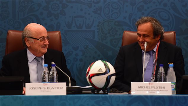 Joseph Blatter, presidente de la FIFA,  y Michel Platini presidente de la UEFA, , fueron inhabilitados este  lunes por un período de ocho años por violaciones éticas.