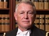 « Serrer les genoux » : un comité enquêtera sur le comportement du juge Robin Camp